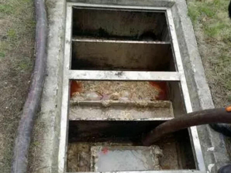 崖城镇隔油池清理