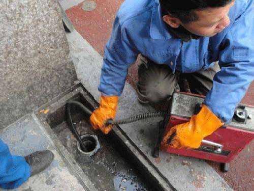 崖城镇疏通下水道